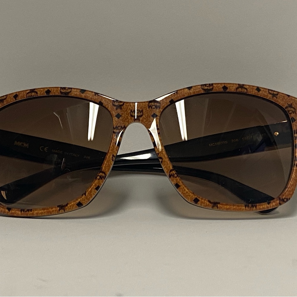 COPY - MCM original sunglasses. No scratches worn two times. In original case.